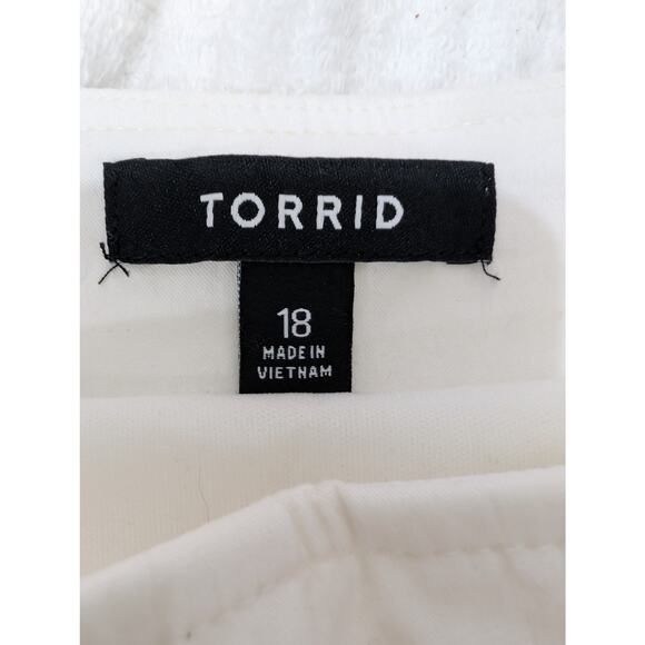 Torrid NWOT White Pleated A-Line Mini Skirt Size 18 - Picture 6 of 7